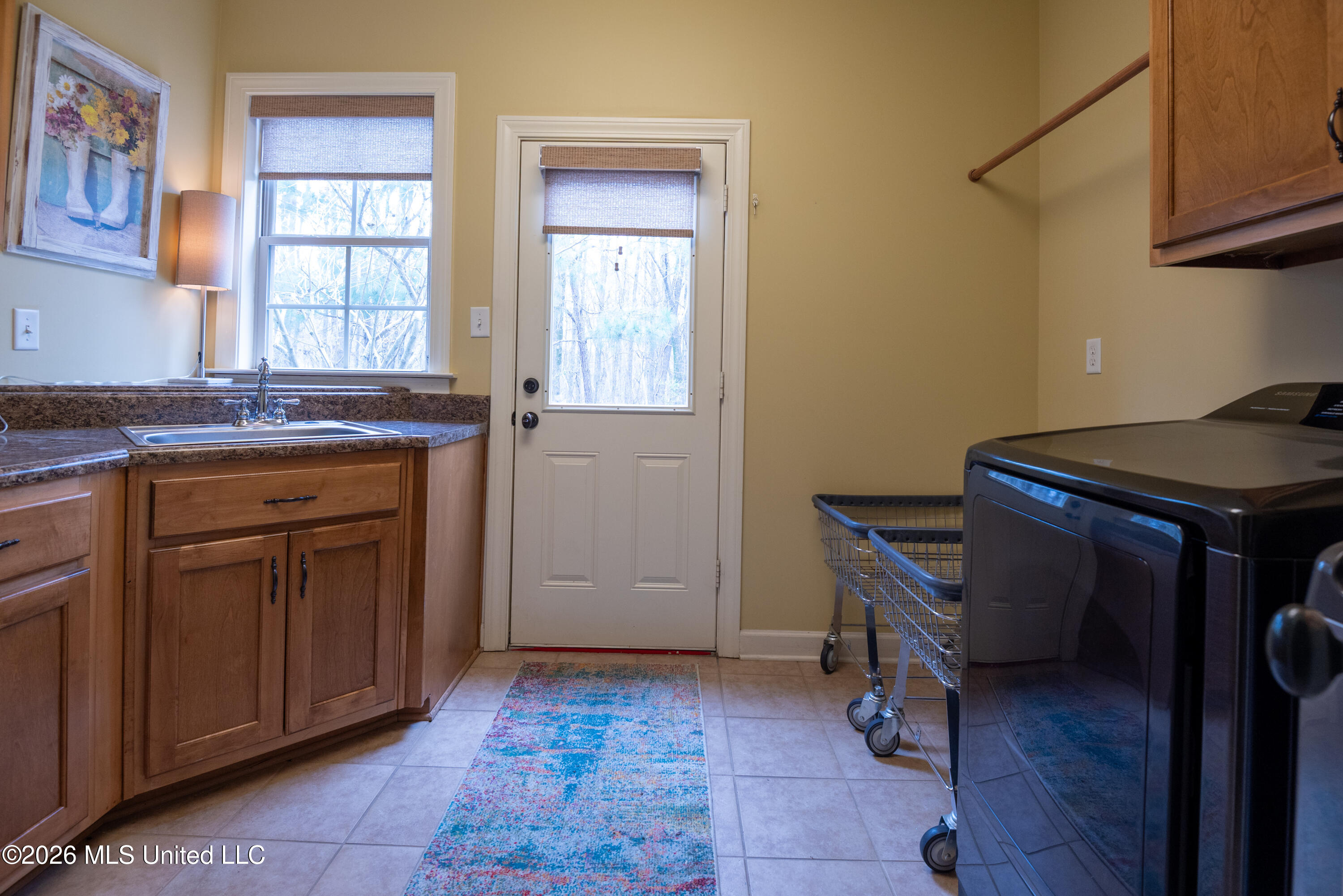 2635 College Road Southaven, MS 38672 - Photo 27 of 44 Laundry