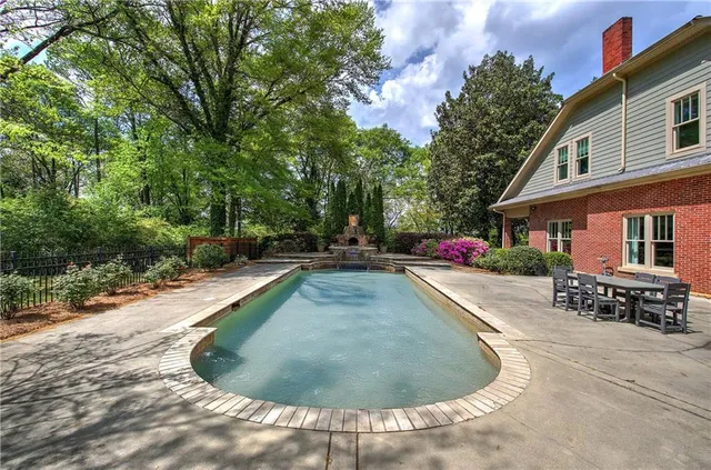 $750,000 | 421 Boulevard Heights, Calhoun, GA 30701