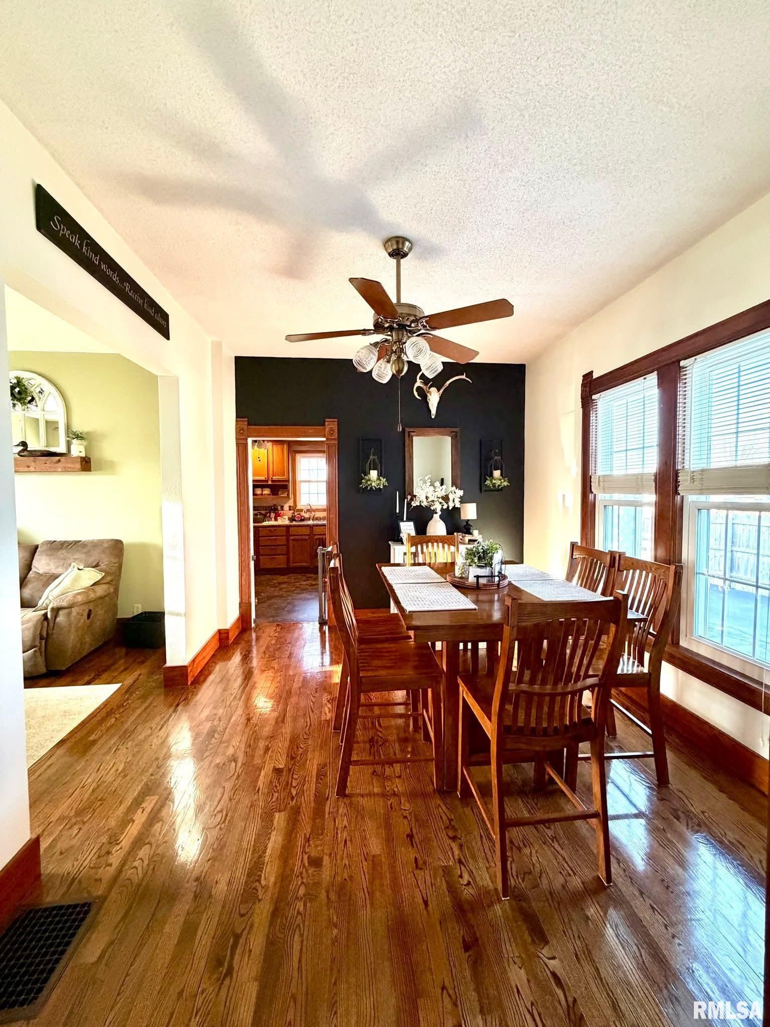 1255 East Chestnut Street Canton, IL 61520 - Photo 14 of 53