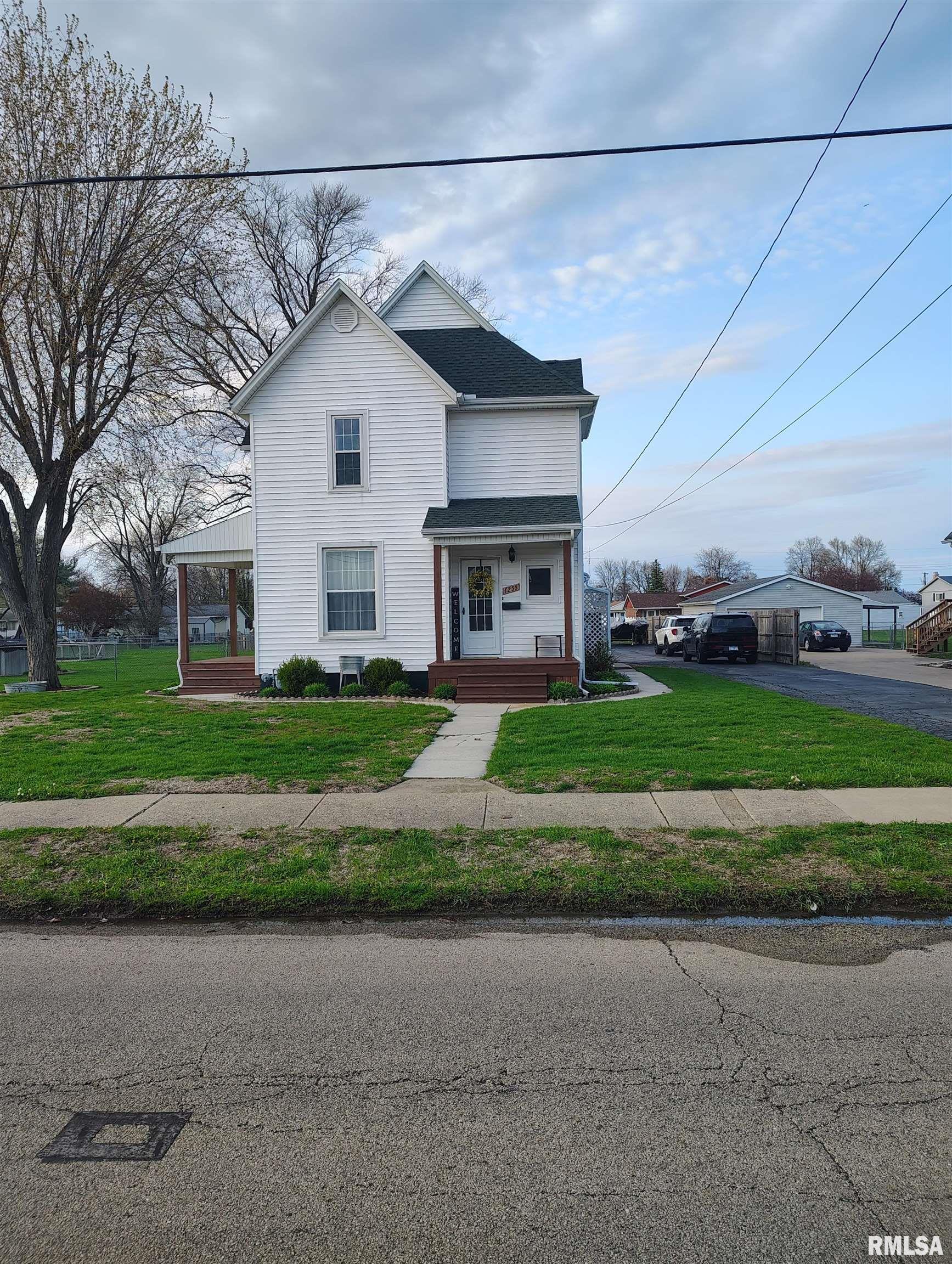 1255 East Chestnut Street Canton, IL 61520 - Photo 2 of 53