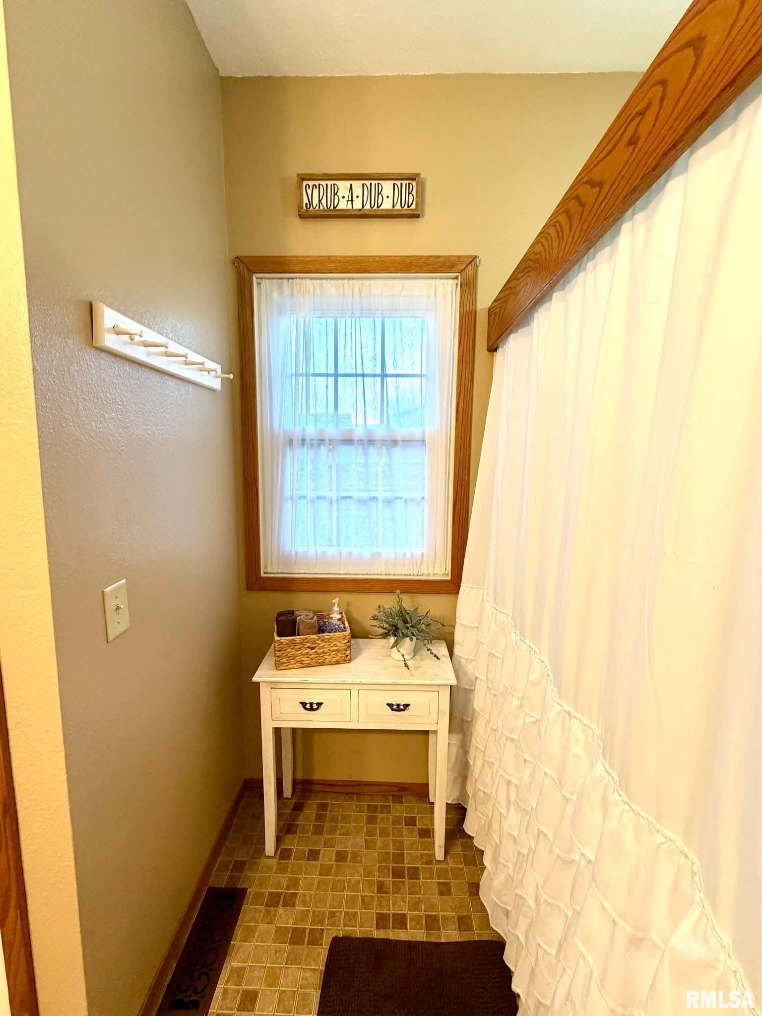 1255 East Chestnut Street Canton, IL 61520 - Photo 22 of 53