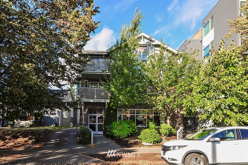 5953 California Avenue Southwest, Unit 1A Seattle, WA 98136 - Photo 2 of 14