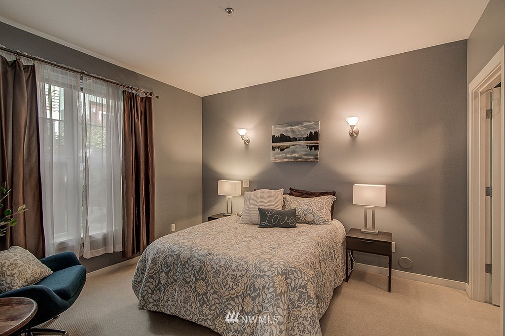 5953 California Avenue Southwest, Unit 1A Seattle, WA 98136 - Photo 9 of 14