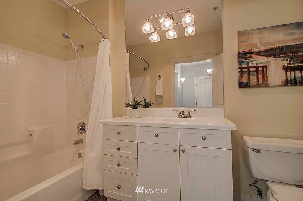 5953 California Avenue Southwest, Unit 1A Seattle, WA 98136 - Photo 10 of 14