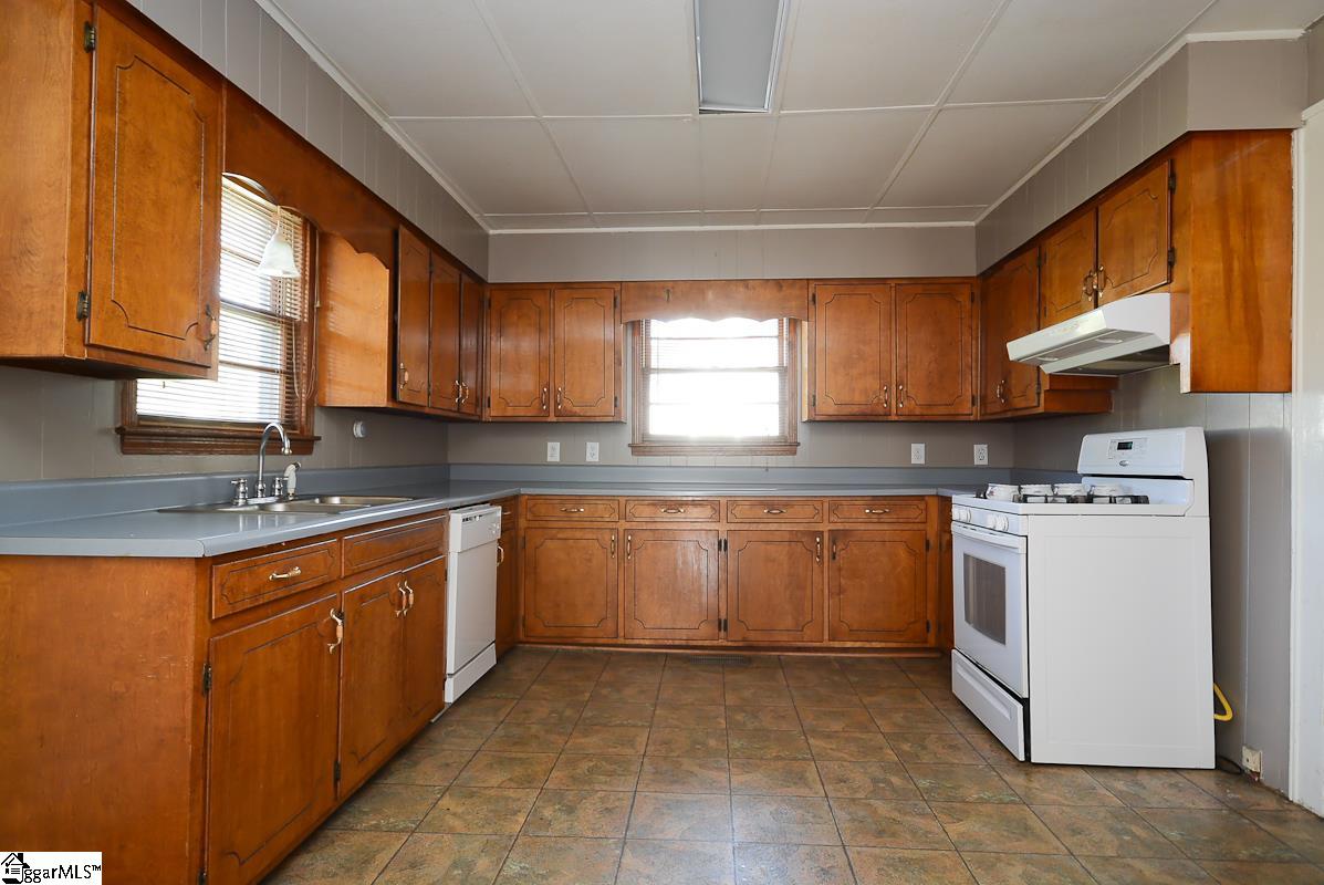 2 Gallivan Street Greer, SC 29650 - Photo 15 of 33 Gallery Image 15