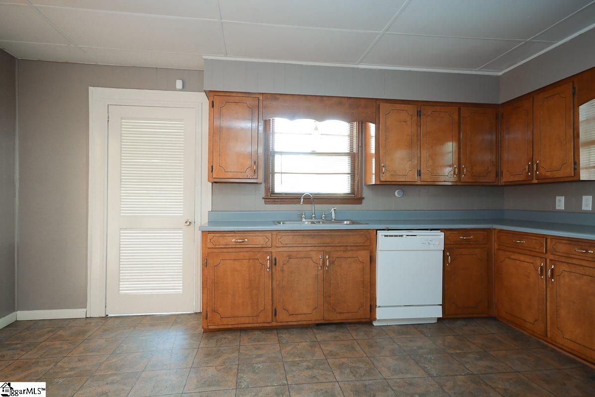 2 Gallivan Street Greer, SC 29650 - Photo 17 of 33 Gallery Image 17