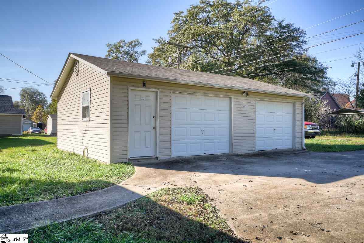 2 Gallivan Street Greer, SC 29650 - Photo 5 of 33 Gallery Image 5