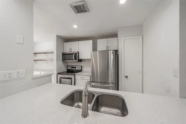 $2,100 | 193 Merlin Way, Euless, TX 76039