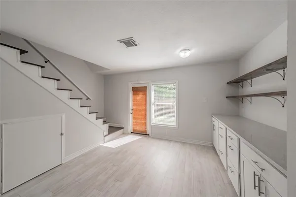 $2,100 | 193 Merlin Way, Euless, TX 76039