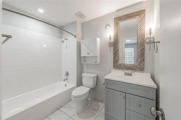 $2,100 | 193 Merlin Way, Euless, TX 76039
