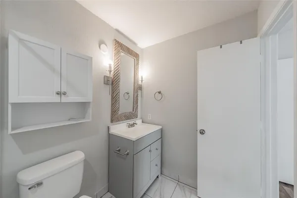 $2,100 | 193 Merlin Way, Euless, TX 76039