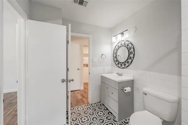 $2,100 | 193 Merlin Way, Euless, TX 76039