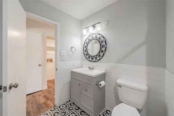 $2,100 | 193 Merlin Way, Euless, TX 76039