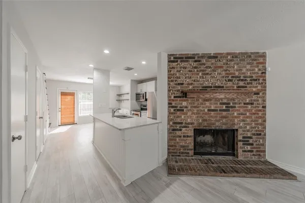 $2,100 | 193 Merlin Way, Euless, TX 76039