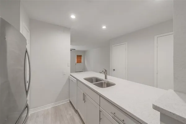 $2,100 | 193 Merlin Way, Euless, TX 76039