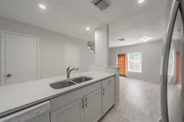 $2,100 | 193 Merlin Way, Euless, TX 76039