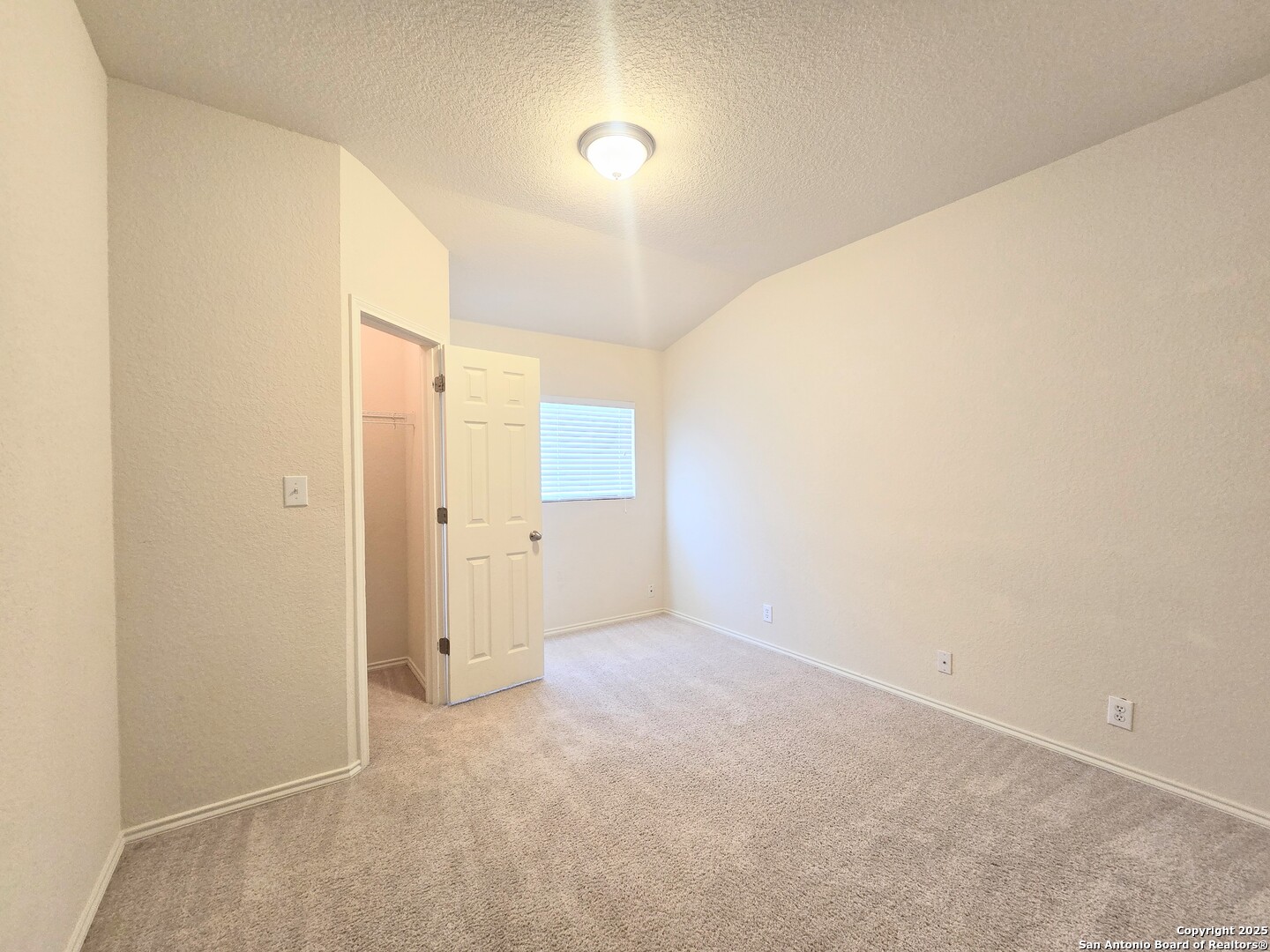 2711 Skybound San Antonio, TX 78245 - Photo 9 of 23