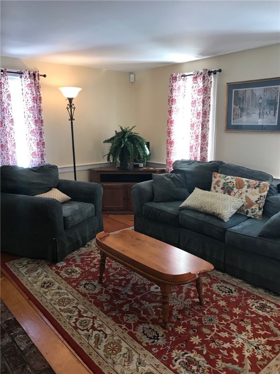 12 Longmeadow Road Lincoln, RI 02865 - Photo 14 of 40 Family Room