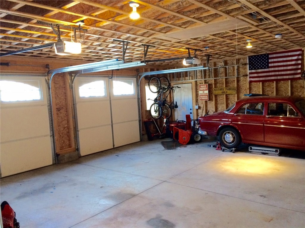 12 Longmeadow Road Lincoln, RI 02865 - Photo 37 of 40 Garage
