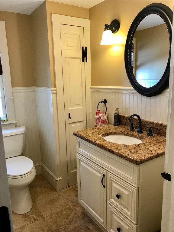 12 Longmeadow Road Lincoln, RI 02865 - Photo 9 of 40 Half Bath