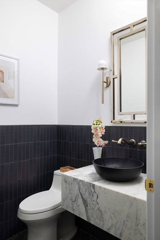 85 Naples Road, Unit 1 Brookline, MA 02446 - Photo 11 of 34