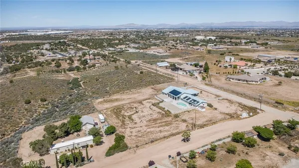 $999,999 | 6748 Coriander Drive, Oak Hills, CA 92344