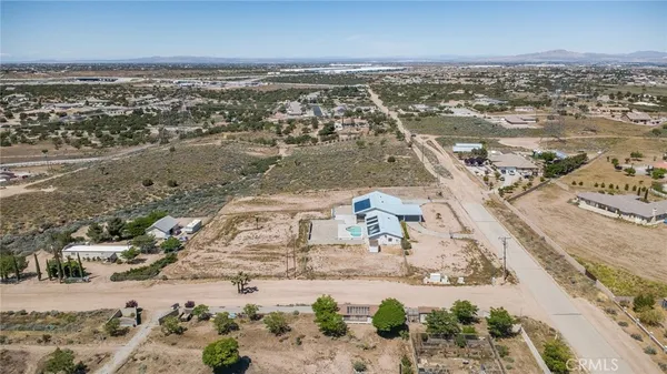$999,999 | 6748 Coriander Drive, Oak Hills, CA 92344