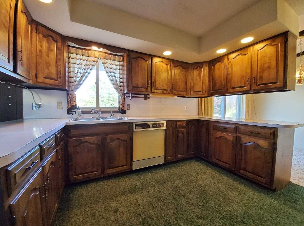 201 Surrey Road St. Louis, MI 48880 - Photo 9 of 33 1893518-8.JPG