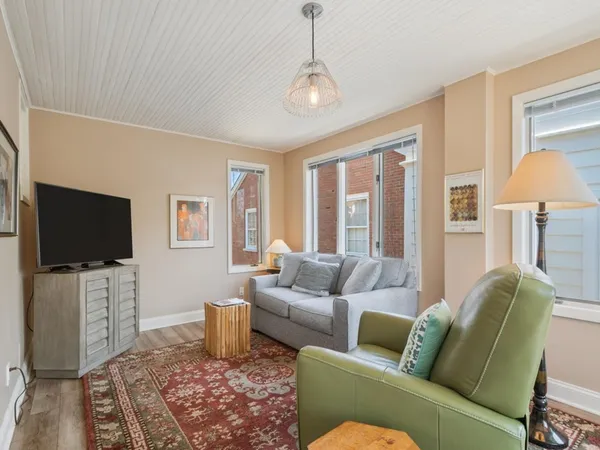 $1,249,000 | 2622 Harrison Street, Evanston, IL 60201