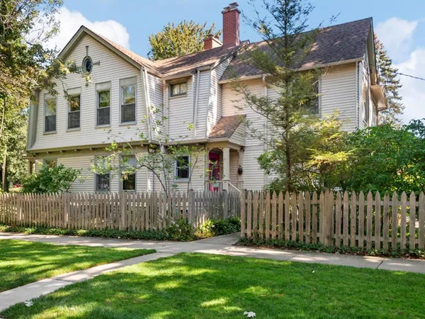 $1,249,000 | 2622 Harrison Street, Evanston, IL 60201