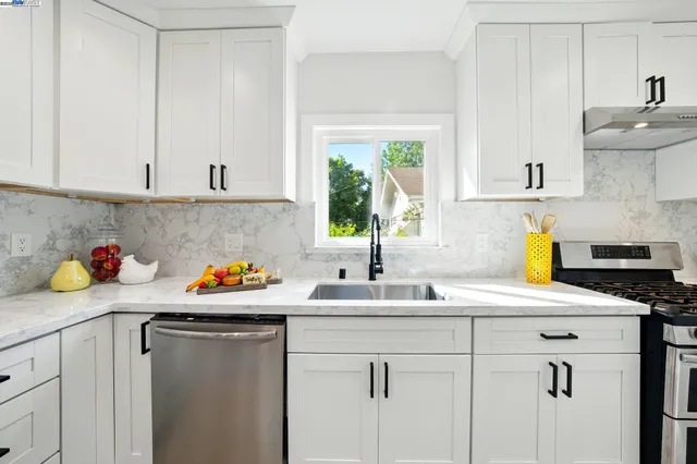 $788,000 | 3288 School Street, Oakland, CA 94602