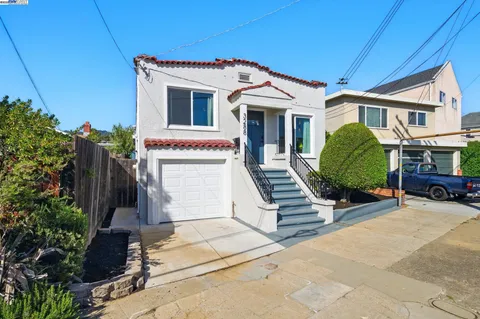 a view of front door of house