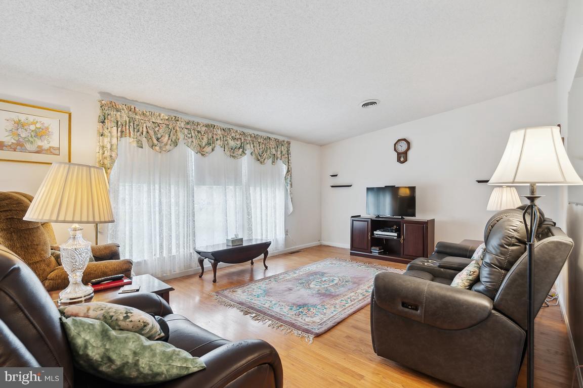 172 Perkintown Road Pedricktown, NJ 08067 - Photo 3 of 26 Gallery Image 3