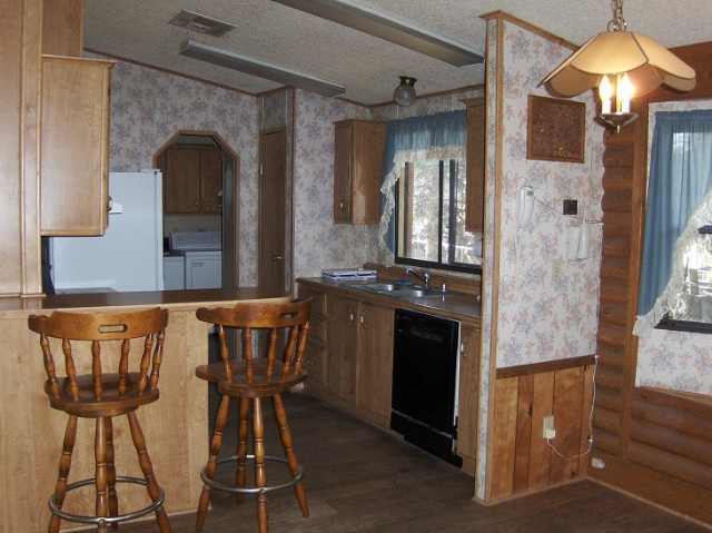 71 West 3rd Street Eagar, AZ 85925 - Photo 3 of 5 a dining room with furniture and window