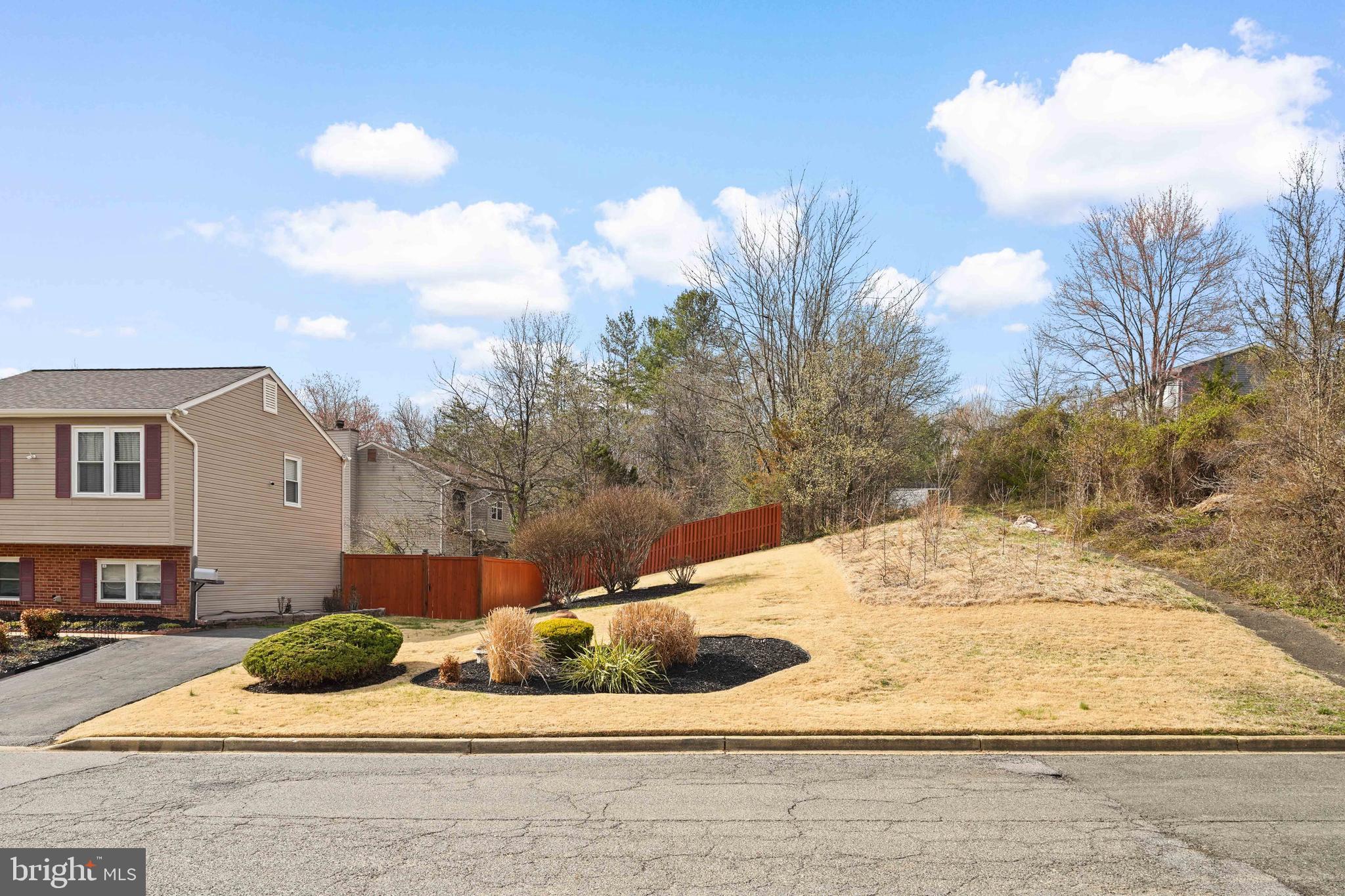 5210 Vienna Drive Clinton, MD 20735 - Photo 4 of 29 a view of a backyard of the house