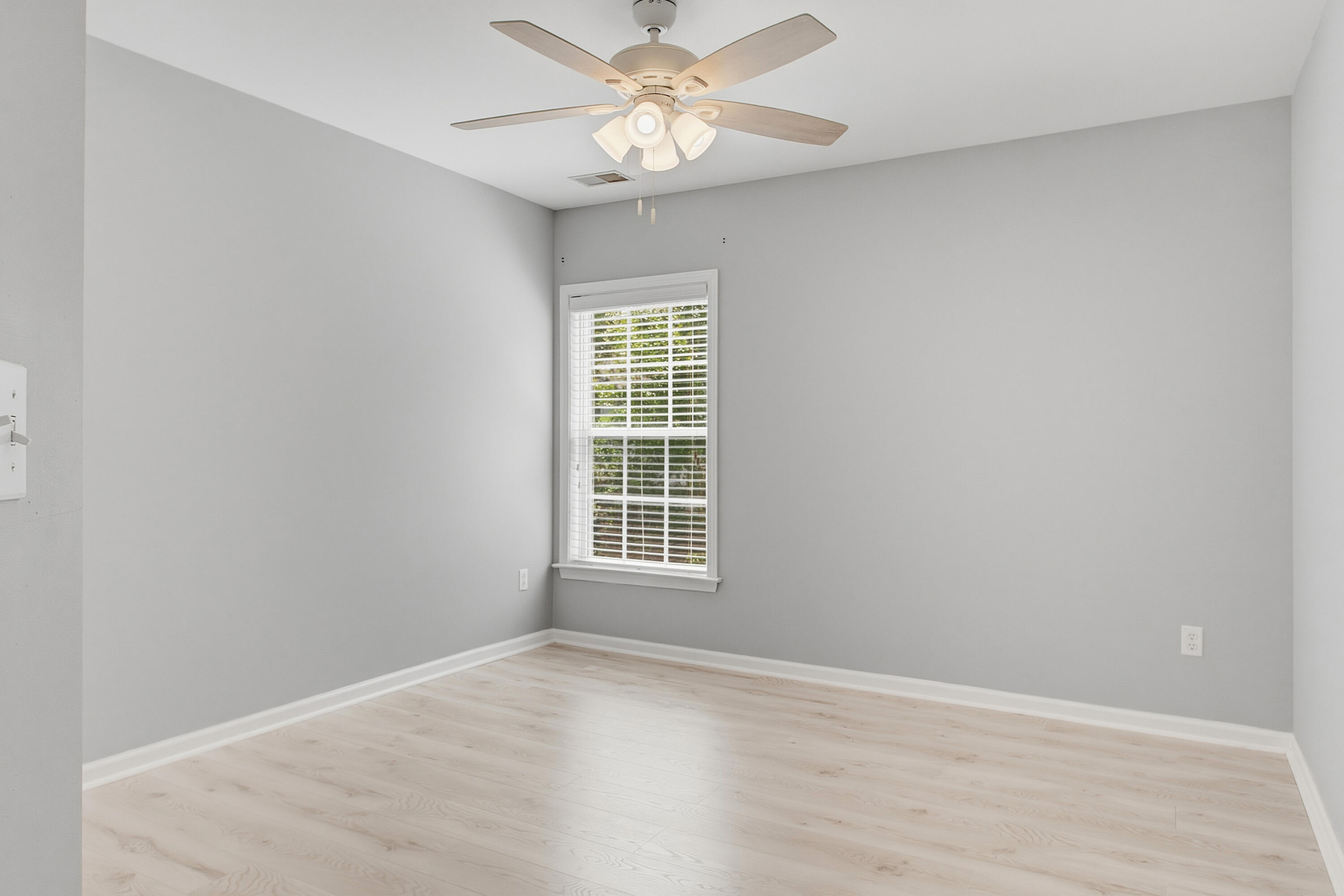 1507 Marsh Reed Court Hanahan, SC 29410 - Photo 35 of 58 1507 (39)