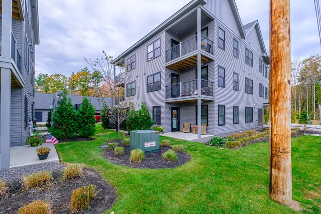 $430,000 | 156 Scarborough Downs Road, Unit 330, Scarborough, ME 04074