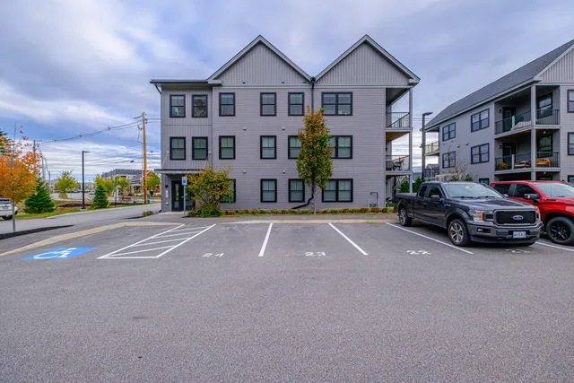 $430,000 | 156 Scarborough Downs Road, Unit 330, Scarborough, ME 04074