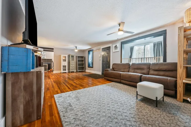 $449,900 | 8 Ross Farm Road, Albany, NH 03818