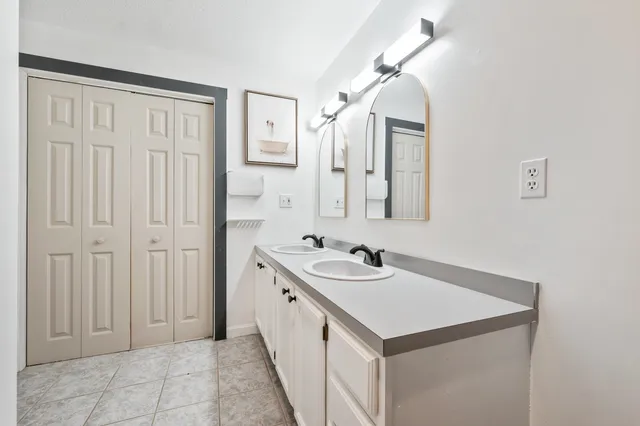 $449,900 | 8 Ross Farm Road, Albany, NH 03818