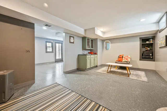 $449,900 | 8 Ross Farm Road, Albany, NH 03818