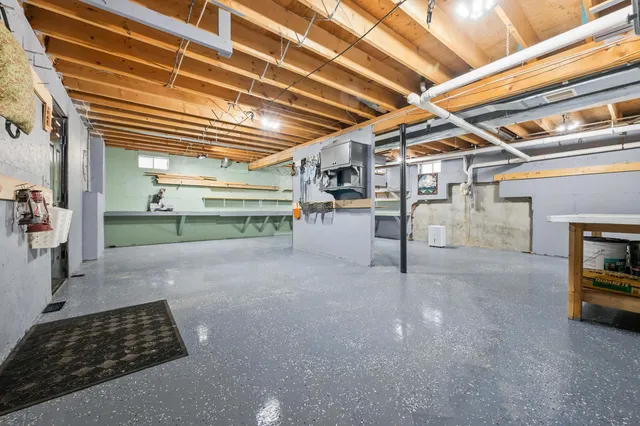 $449,900 | 8 Ross Farm Road, Albany, NH 03818