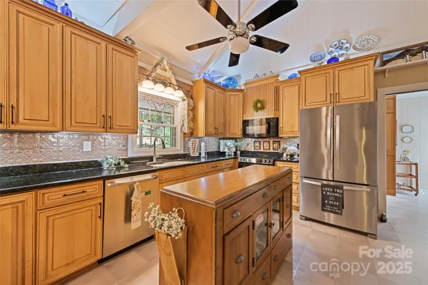 a view of a storage & utility room