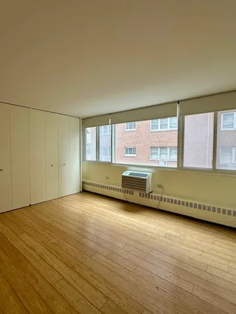 $2,550 | 1516 Hinman Avenue, Unit 303, Evanston, IL 60201