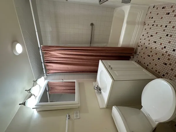 $2,550 | 1516 Hinman Avenue, Unit 303, Evanston, IL 60201