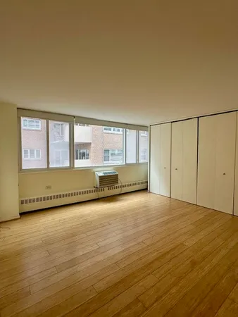 $2,550 | 1516 Hinman Avenue, Unit 303, Evanston, IL 60201