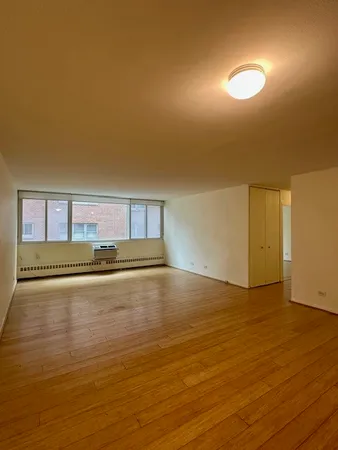 $2,550 | 1516 Hinman Avenue, Unit 303, Evanston, IL 60201