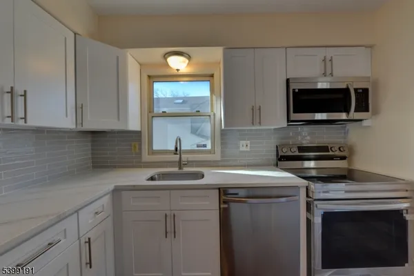 $624,900 | 90 Dewey Street, Bloomfield, NJ 07003