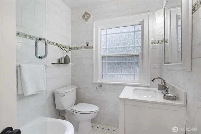 $1,595,000 | 2463 26th Avenue East, Seattle, WA 98112