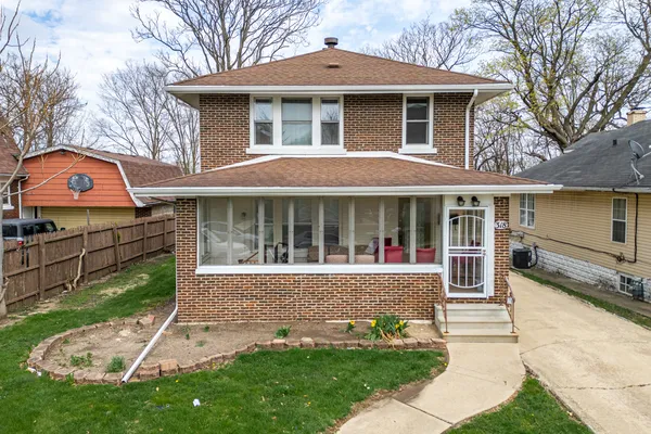 $260,000 | 318 Dewey Street, Joliet, IL 60436